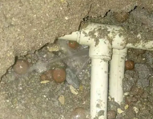 站前卫生间测漏