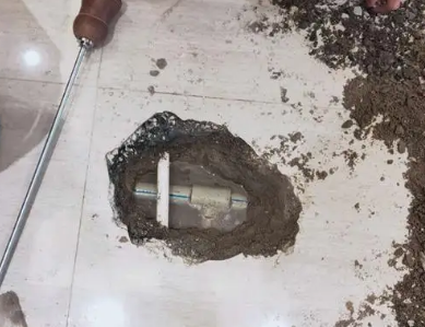 站前卫生间测漏水